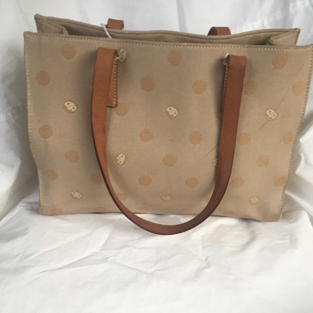 Women’s shoulders bag....